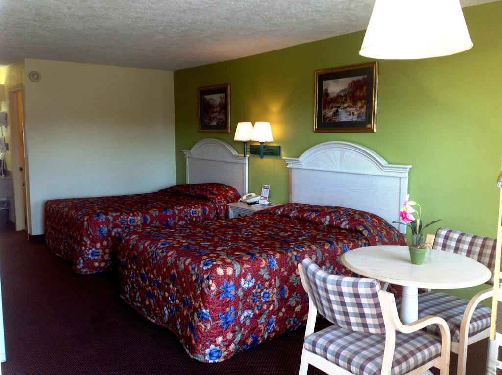 Holiday Terrace Inn - Pigeon Forge Eksteriør billede