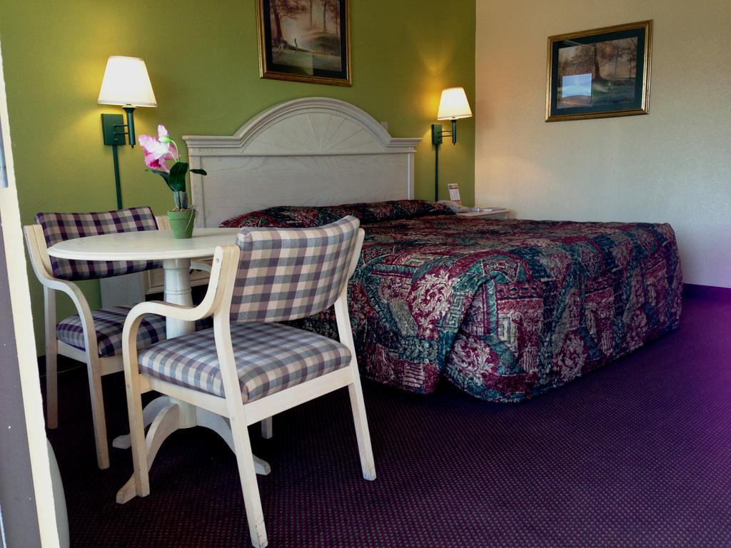 Holiday Terrace Inn - Pigeon Forge Eksteriør billede